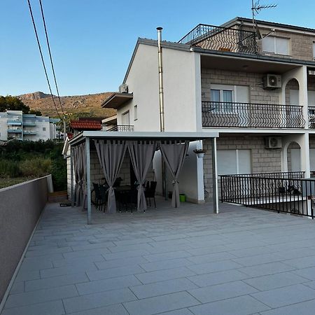 Apartmani Mila Подстрана Екстер'єр фото