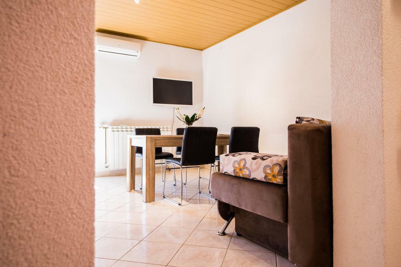 Apartmani Mila Подстрана Екстер'єр фото