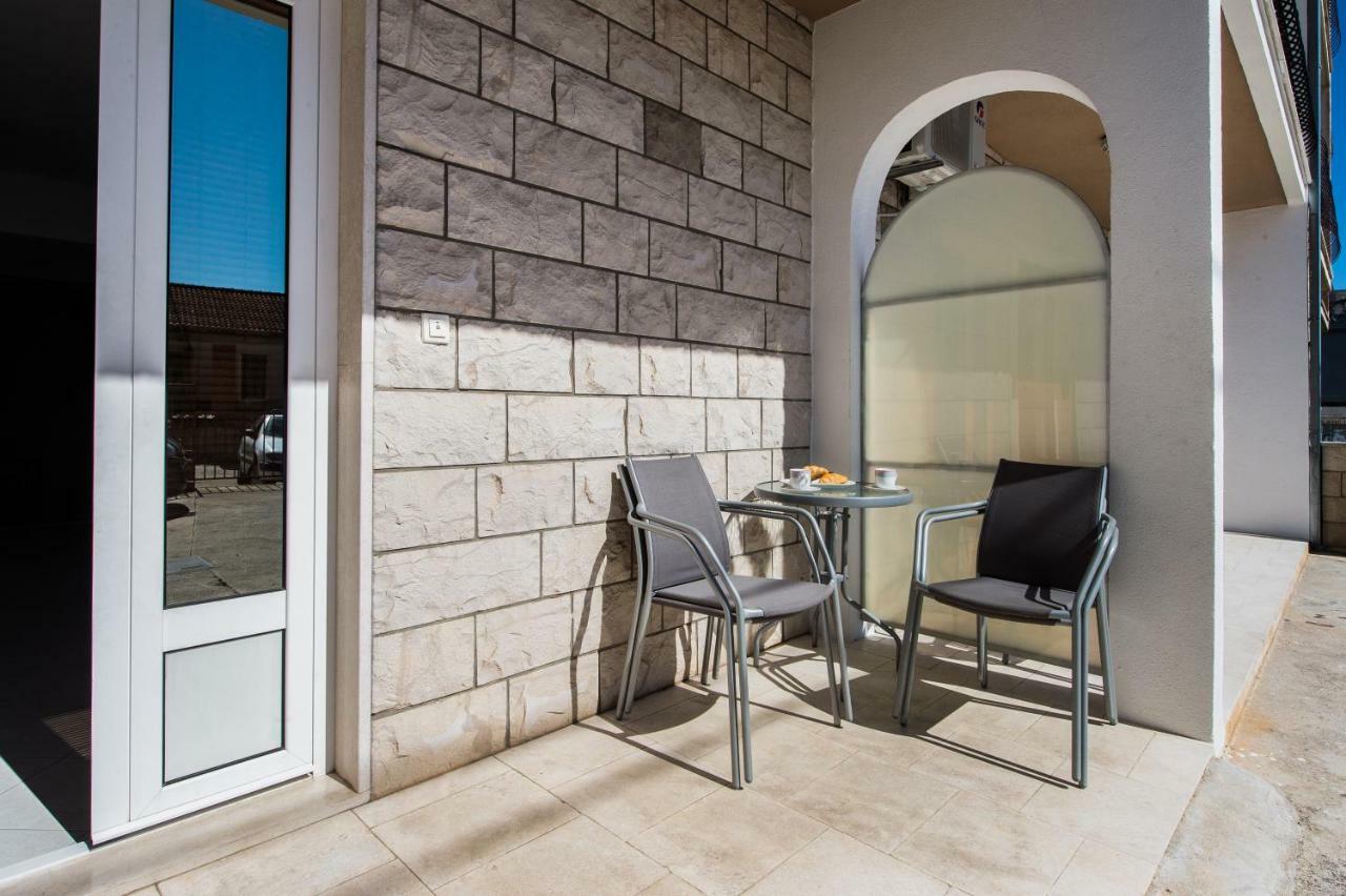 Apartmani Mila Подстрана Екстер'єр фото